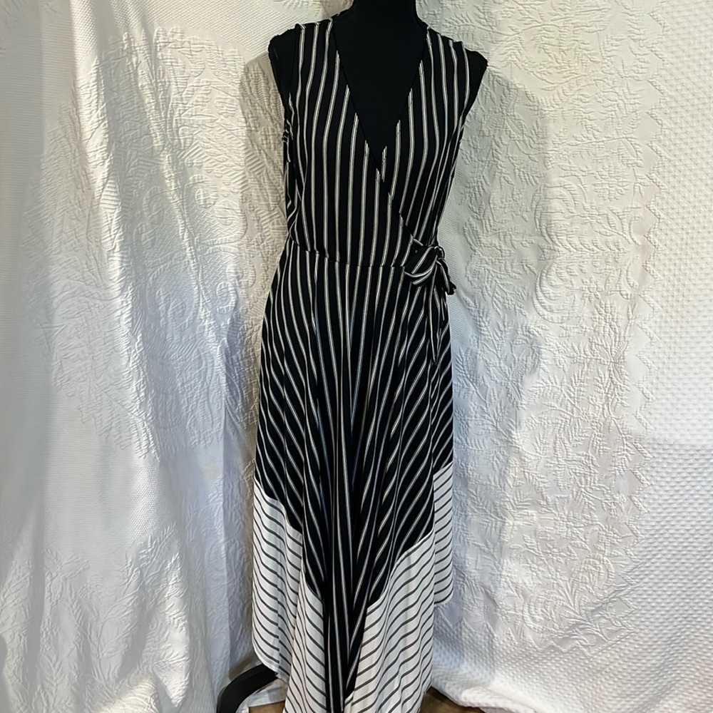 Wrapper maxi dress, size medium‎